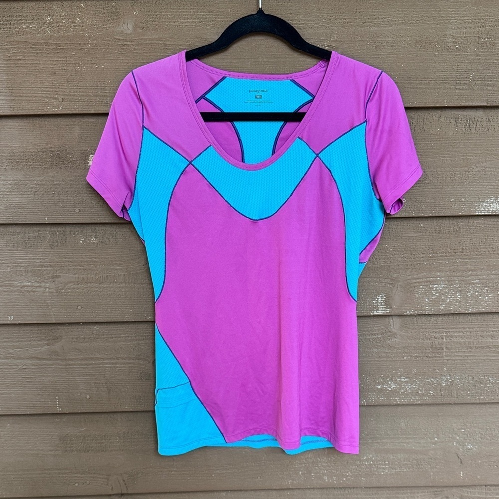Patagonia Purple and Blue Short Sleeve Sweat-wicking Women’s Tee size M